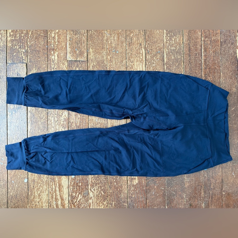 LULULEMON ALIGN JOGGER 28"